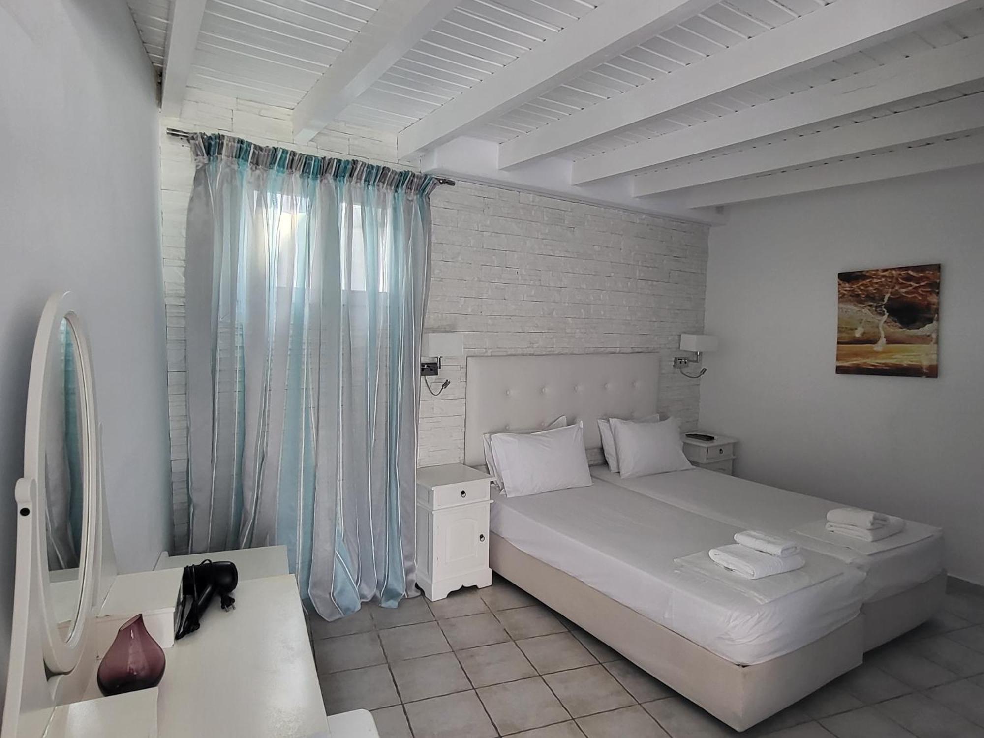 Hotel Casa Bianca à Ornos  Extérieur photo
